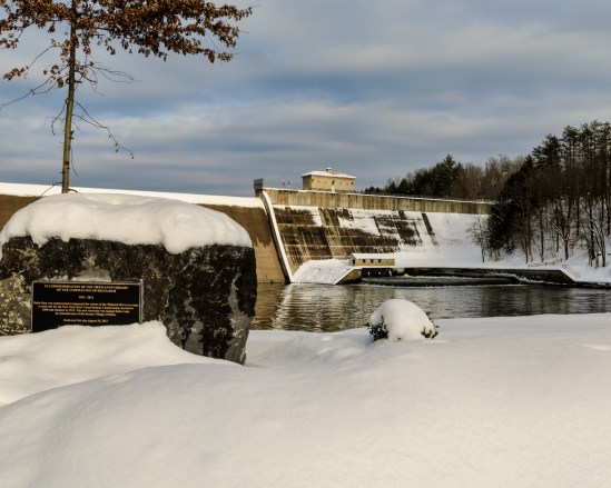 Delta Lake Dam Memorial Nikon D5100, Sigma 17-70mm f/2.8-4, 1/80s, 21mm, f/16, ISO 200