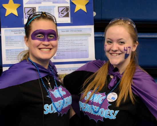 Team Spirit Nikon D5100, Nikkor 35mm f/1.8, 1/15s, f/8, ISO 800