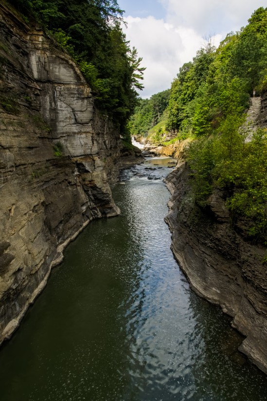 The Alley Nikon D5100, Sigma 17-70mm f/2.8-4, (1/40, 1/10, 0.4s bracket), 17mm, f/18, ISO 100
