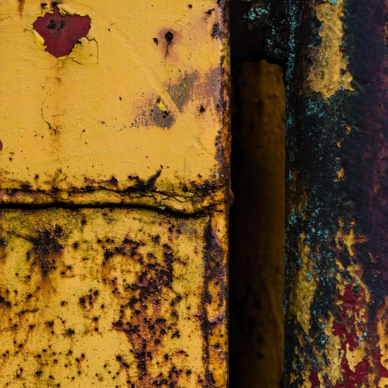 Yellow Decay Nikon D5100, Sigma 17-70mm f/2.8-4, 1/200s, 55mm, f/5.6, ISO 400