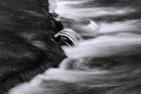 Leaf Jump Nikon D5100, Sigma 17-70mm f/2.8-4, 1.3s, 70mm, f/16, ISO 100