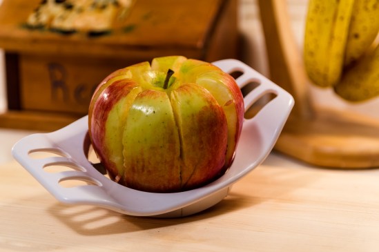 An Apple a Day Nikon D5100, Sigma 17-70mm f/2.8-4, 1/8s, 55mm, f/4, ISO 200