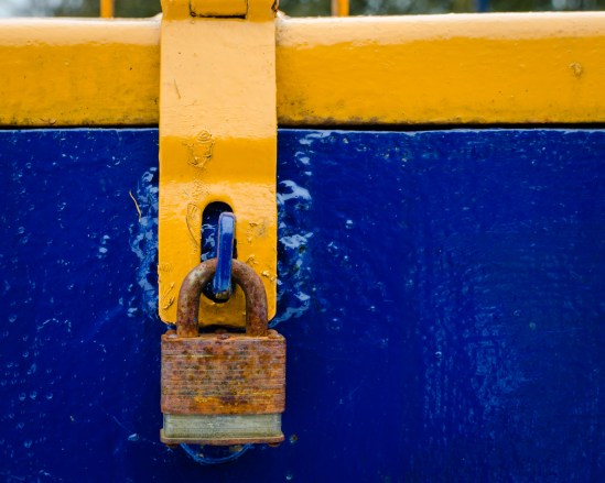 Lock Nikon D5100, Nikkor 35mm f/1.8, 1/60s, f/8, ISO 400