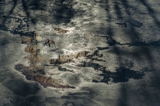 Reflections on Ice Nikon D5100, Nikkor 55-200mm f/4-5.6, 1/1250s, 82mm, f/16, ISO 200