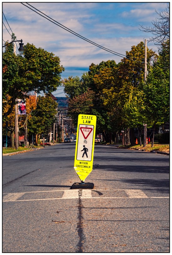 State Law - Yield Nikon D5100, Nikkor 24-85mm f/3.5-4.5, 1/400, 68mm, f/11, ISO 200