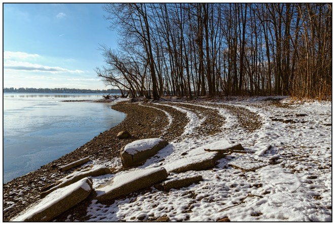 New Rock Beach Nikon D5100, Sigma 17-70mm f/2.8-4, 1/320s, 17mm, f/11, ISO 200